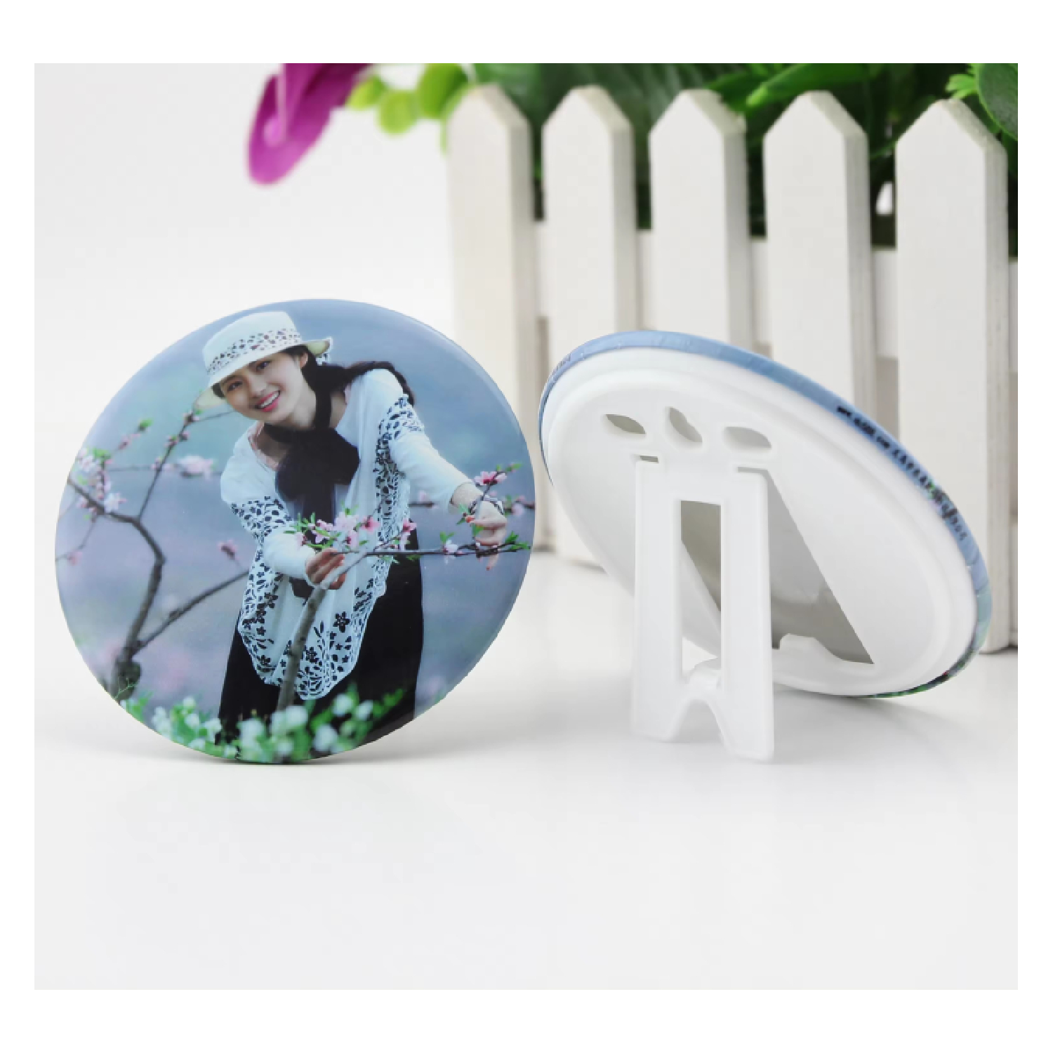 2.28" Full Color Round Tin Photo Stand 5