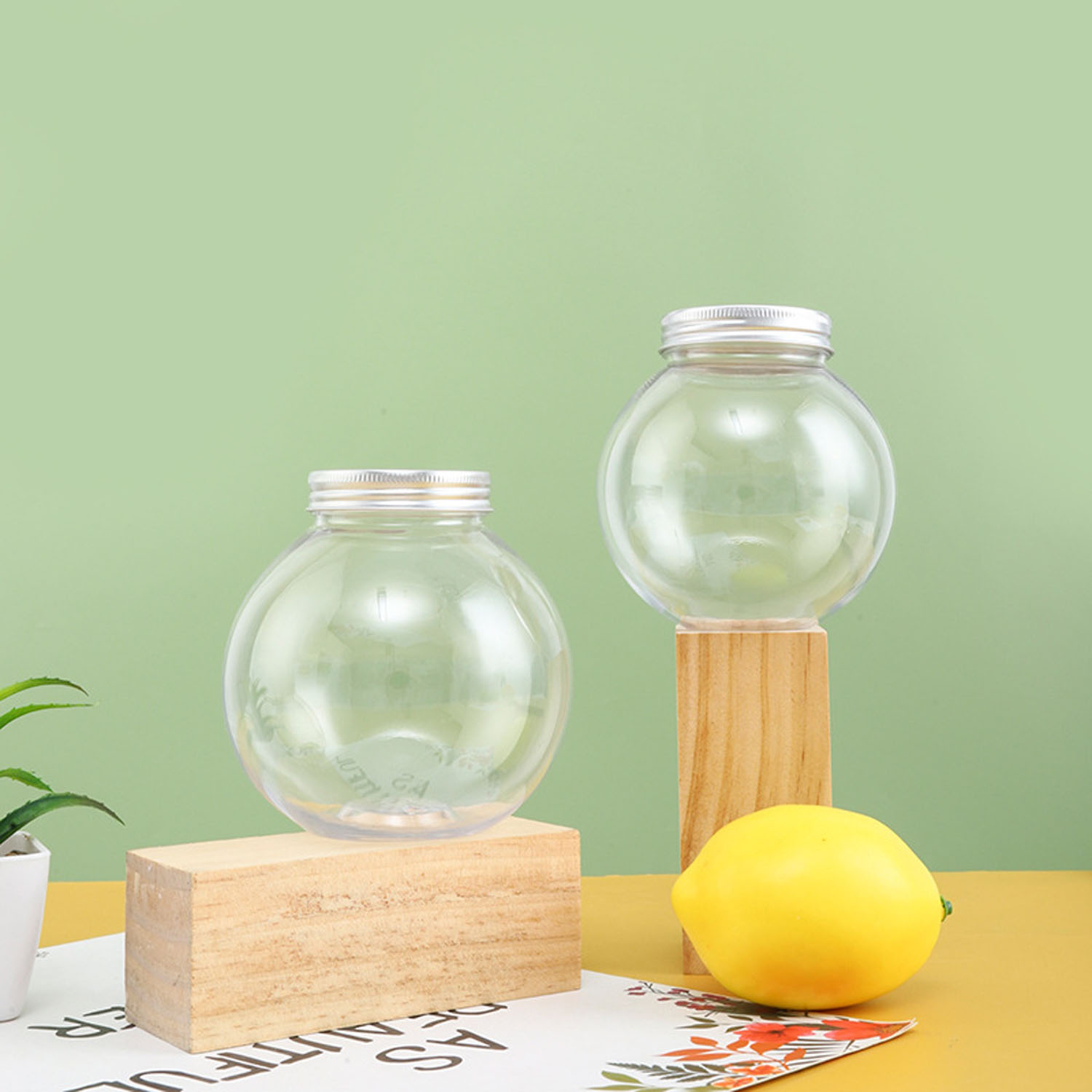 17oz Round Clear Plastic Bottle w/ Lid 6