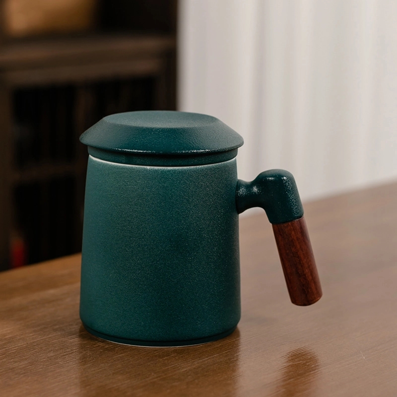 Black Pottery Wooden Handle Ceramic Mug with Lid 6
