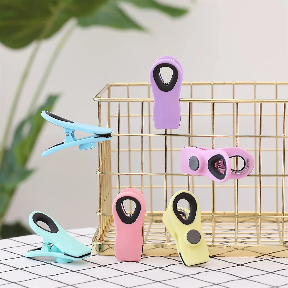 Magnetic Chip Clips 2