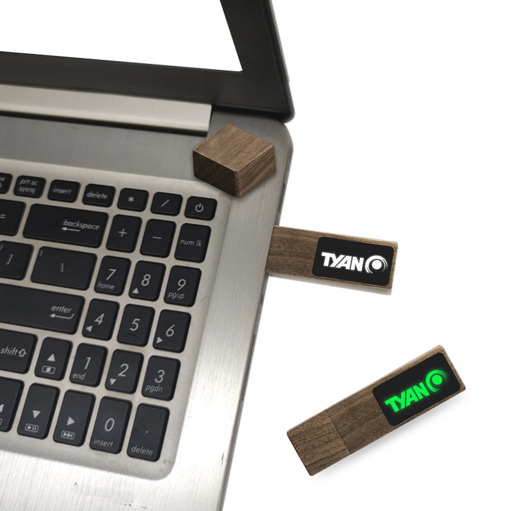 Lamon Avenue Walnut Light-Up USB 11