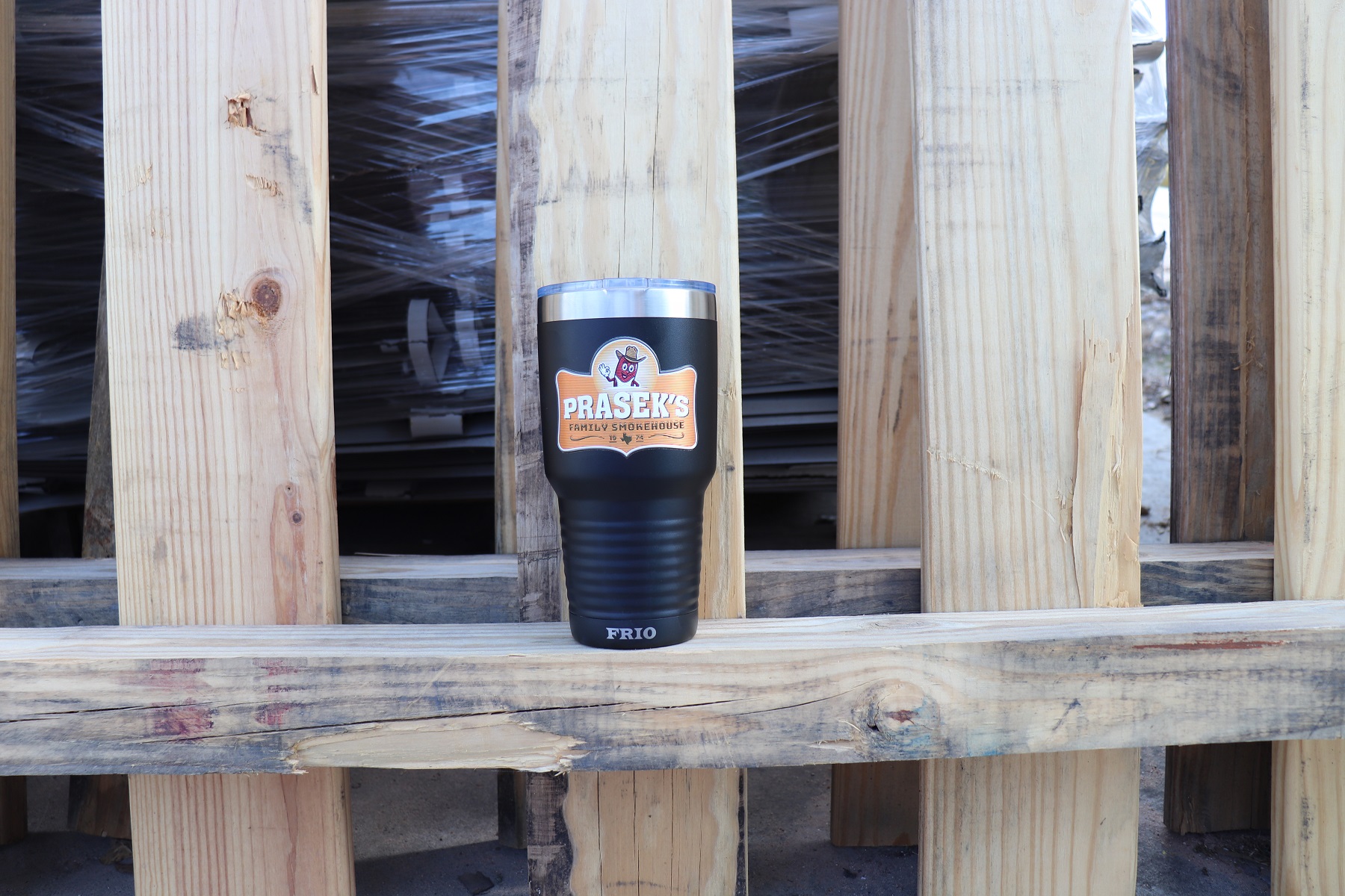 FRIO 30 Oz. with Flex Badge