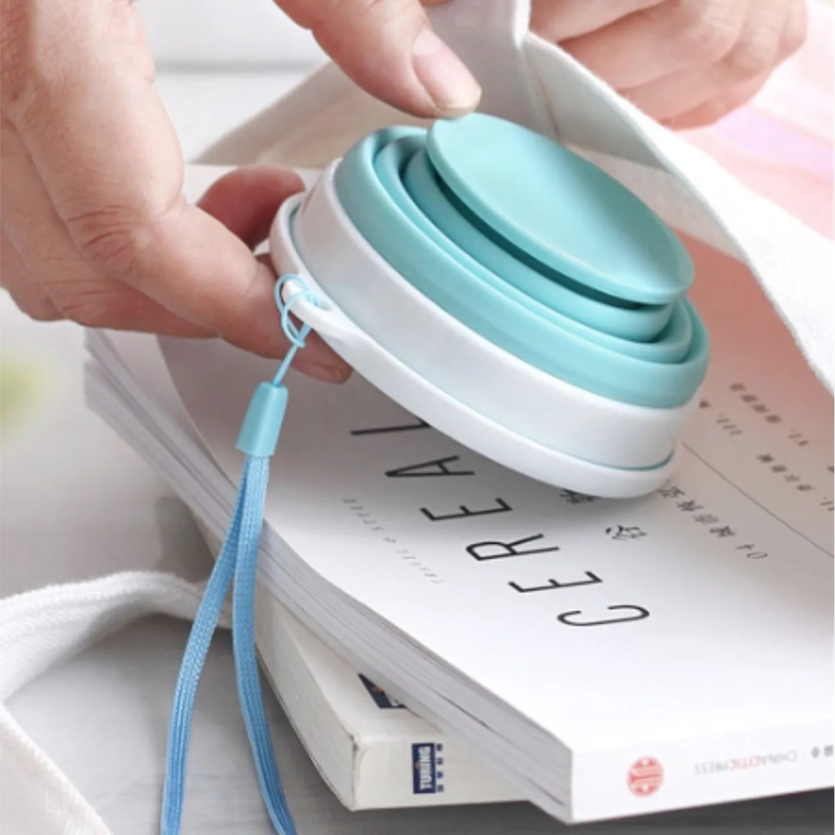 350ml Collapsible Silicone Travel Cup With Lid 2