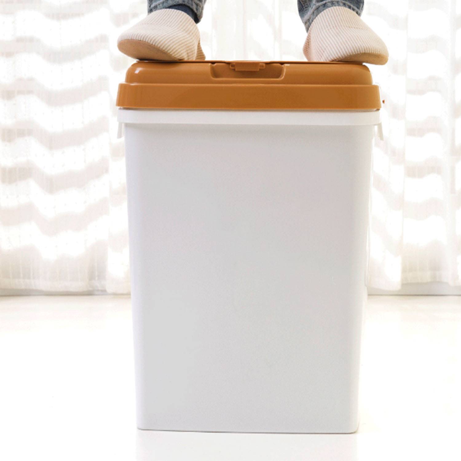22lb PET FOOD STORAGE BIN 4