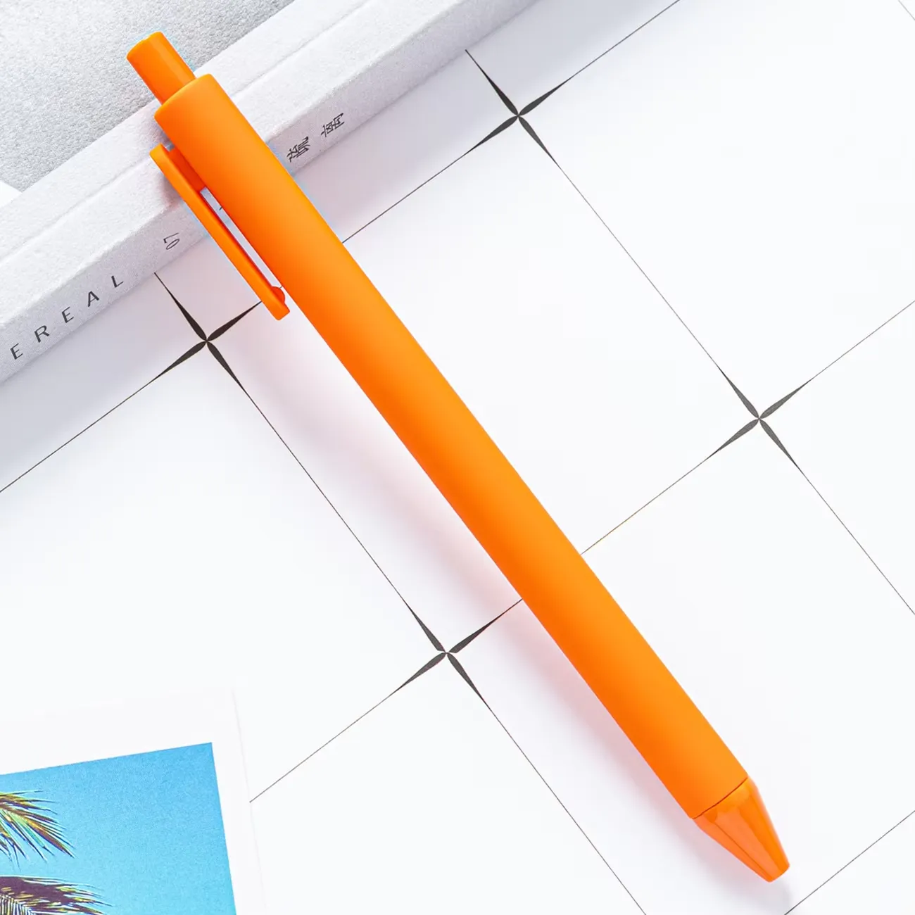 Colorful Plastic Retractable Ballpoint Pen 11