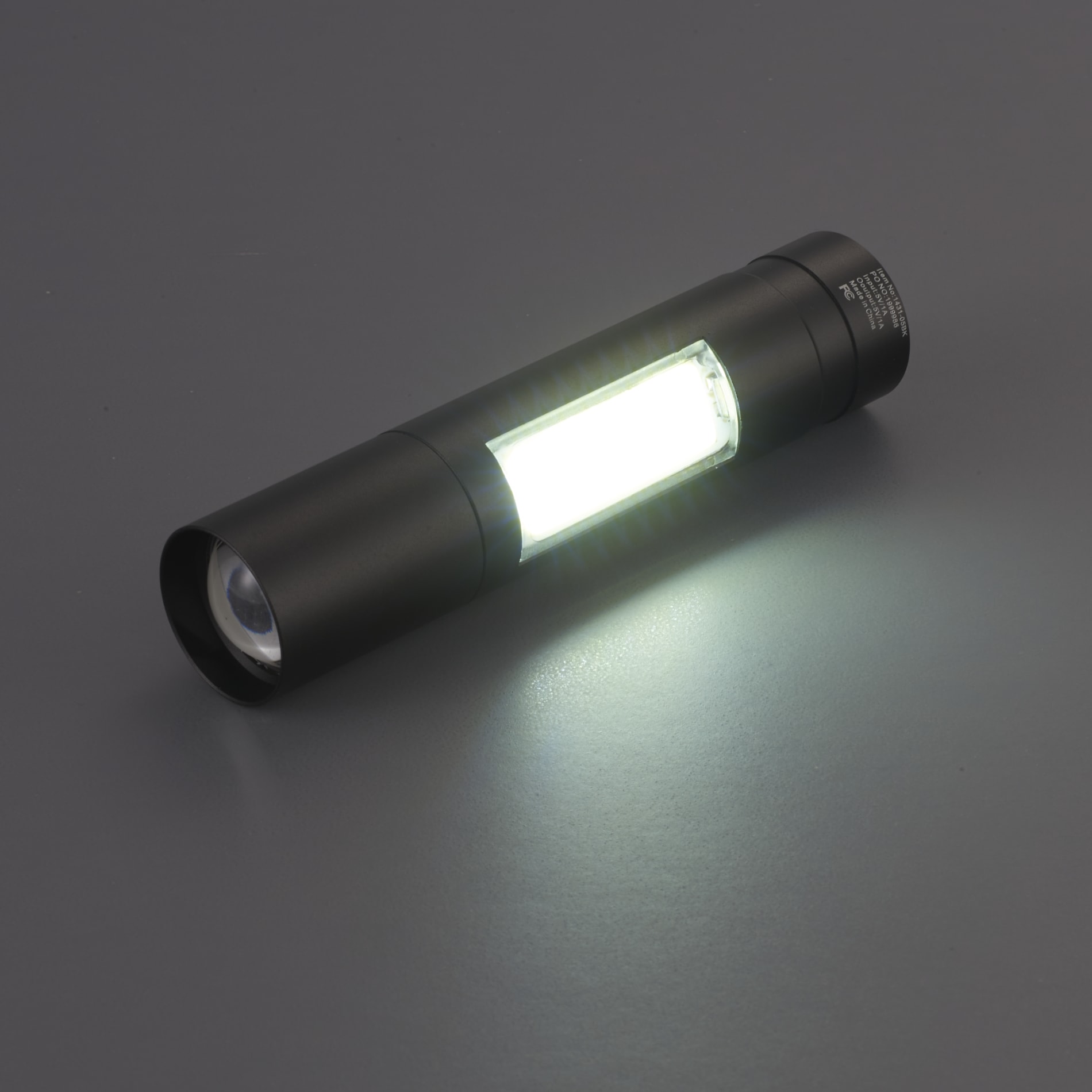 Rechargeable 2200mah Flashlight 29
