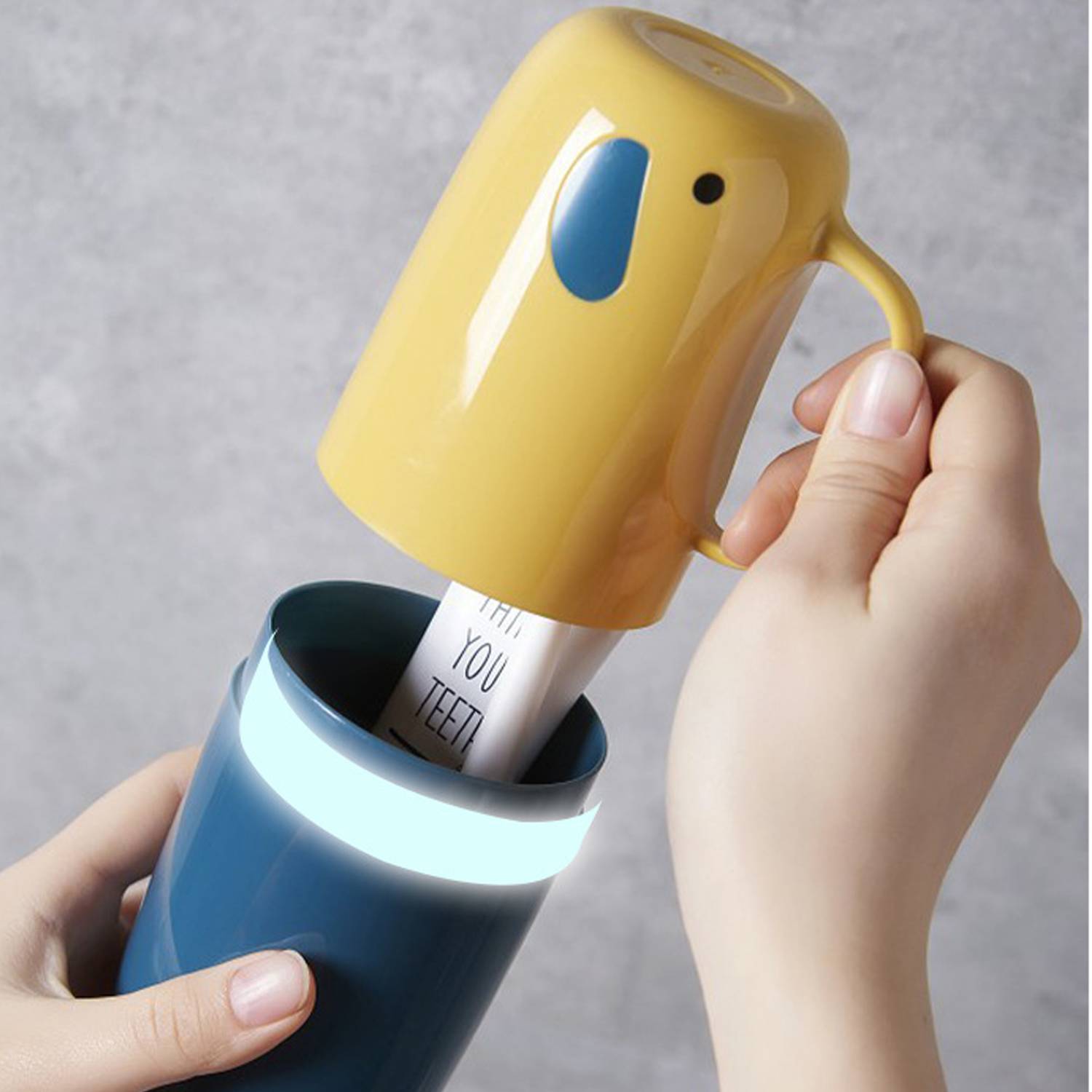 Detachable Toothbrush Travel Cup – Compact & Easy to Clean 3