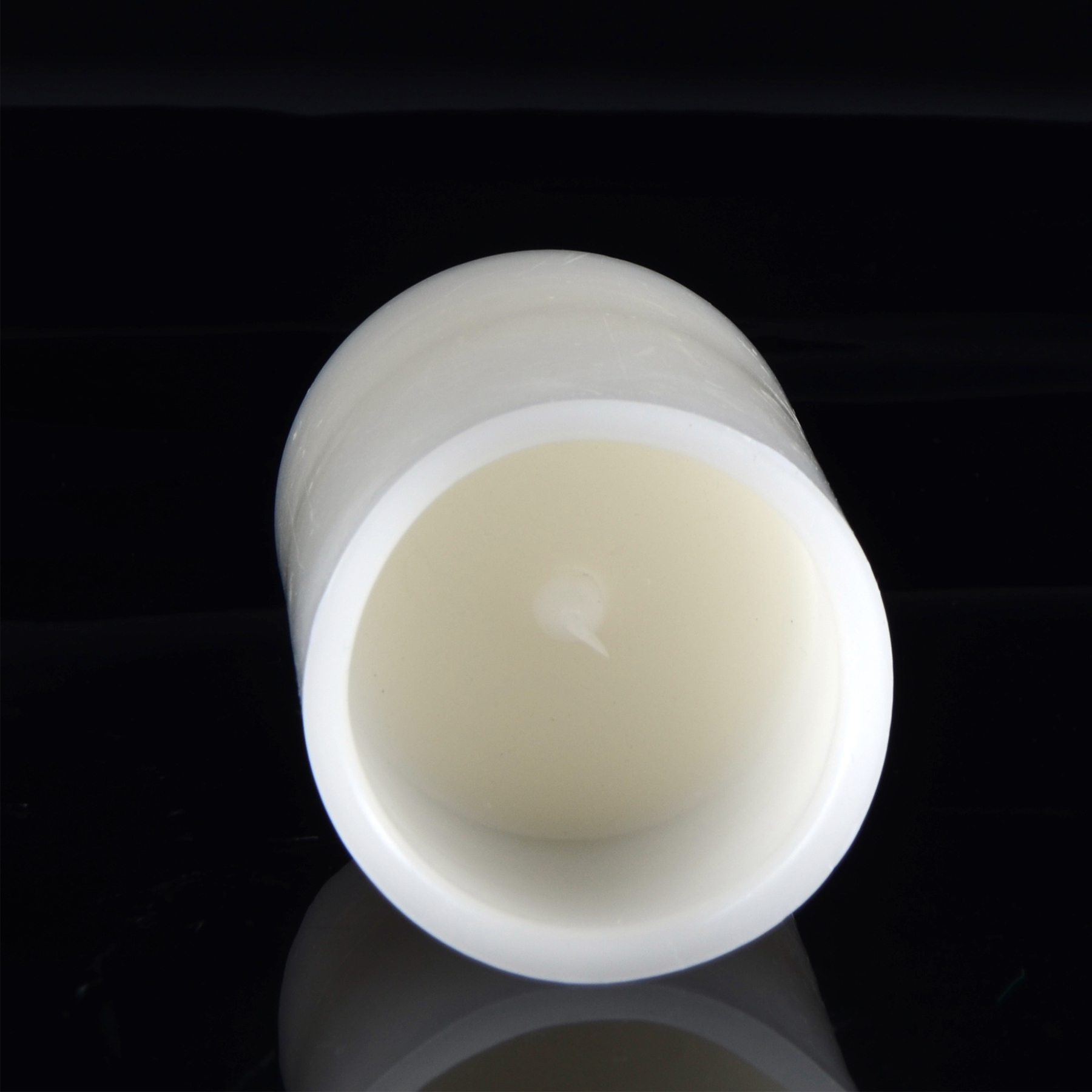 6" x 3" Flickering Luxury Faux Candle Wavy Top With Remote 1