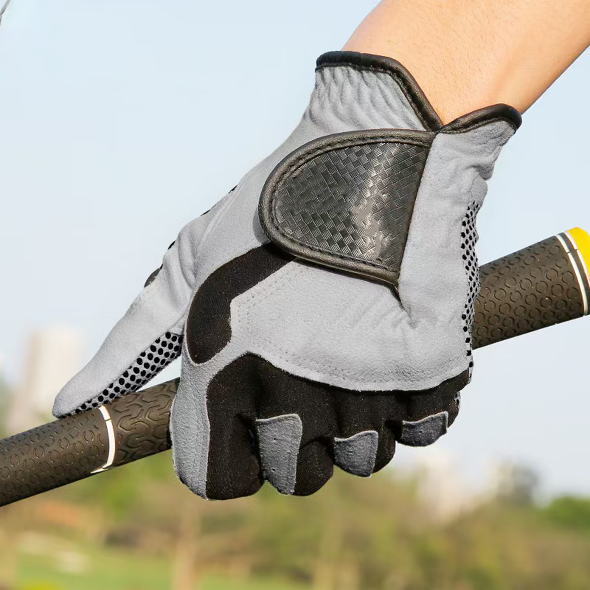Microfiber Cloth Logo-Ready Golf Gloves for Performance 2