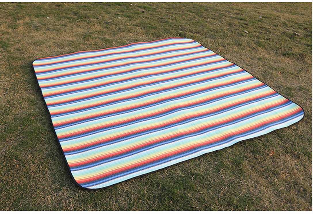 Outdoor Blanket for 6 to 8 Adults 14