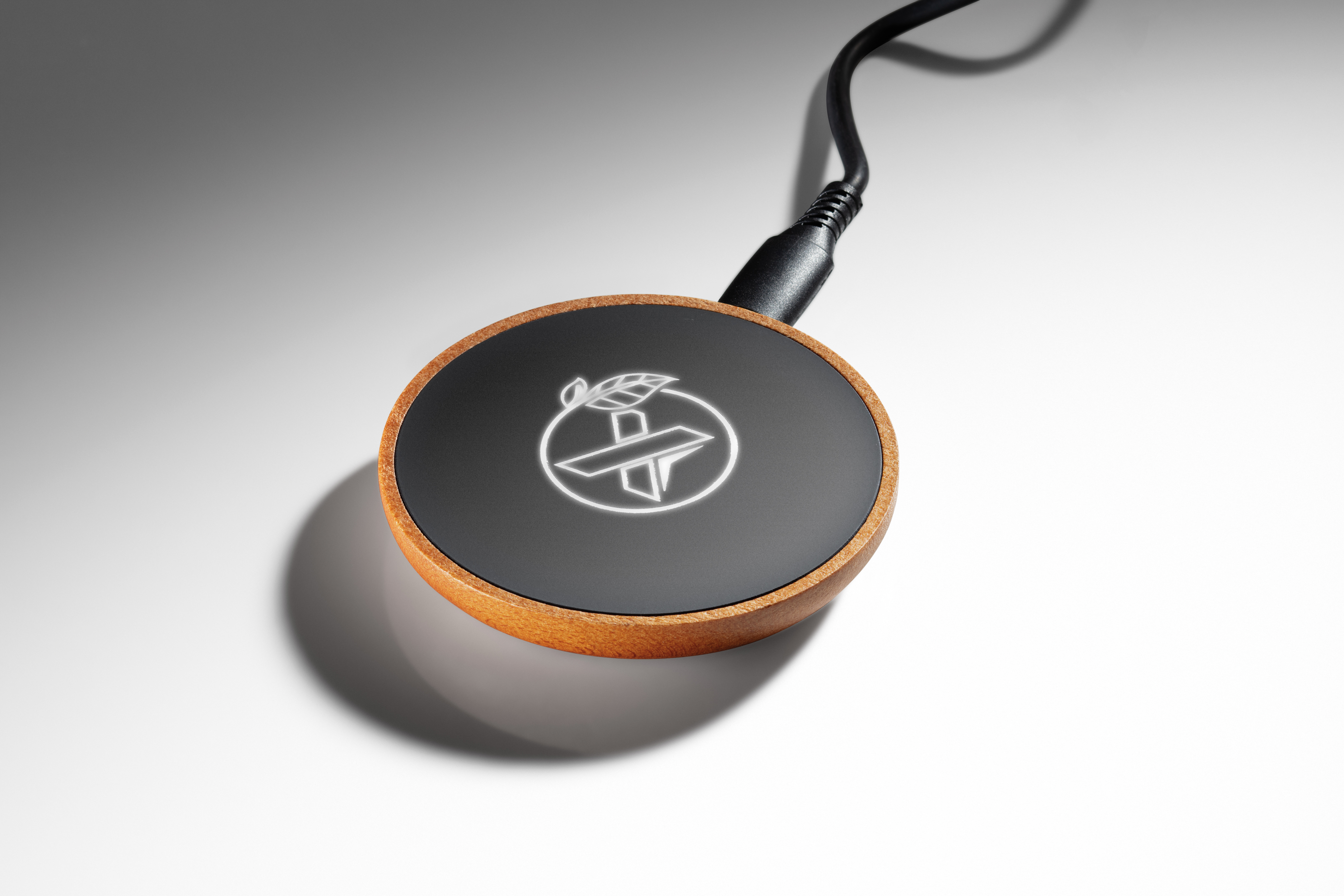 SCX Innovative Design™ Maple Wood 10W Wireless Charger 10