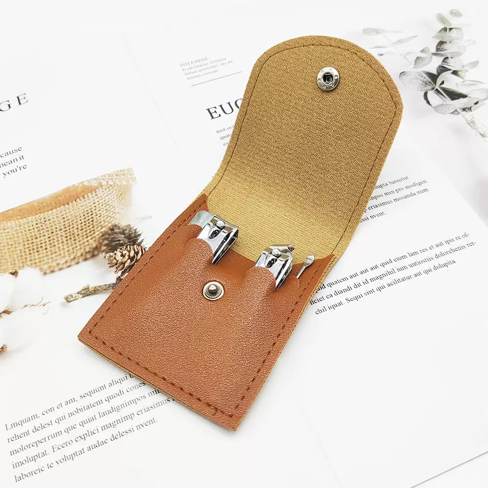 MOQ 10 pcs 4-in-1 Manicure Kit with Leather Pouch 3