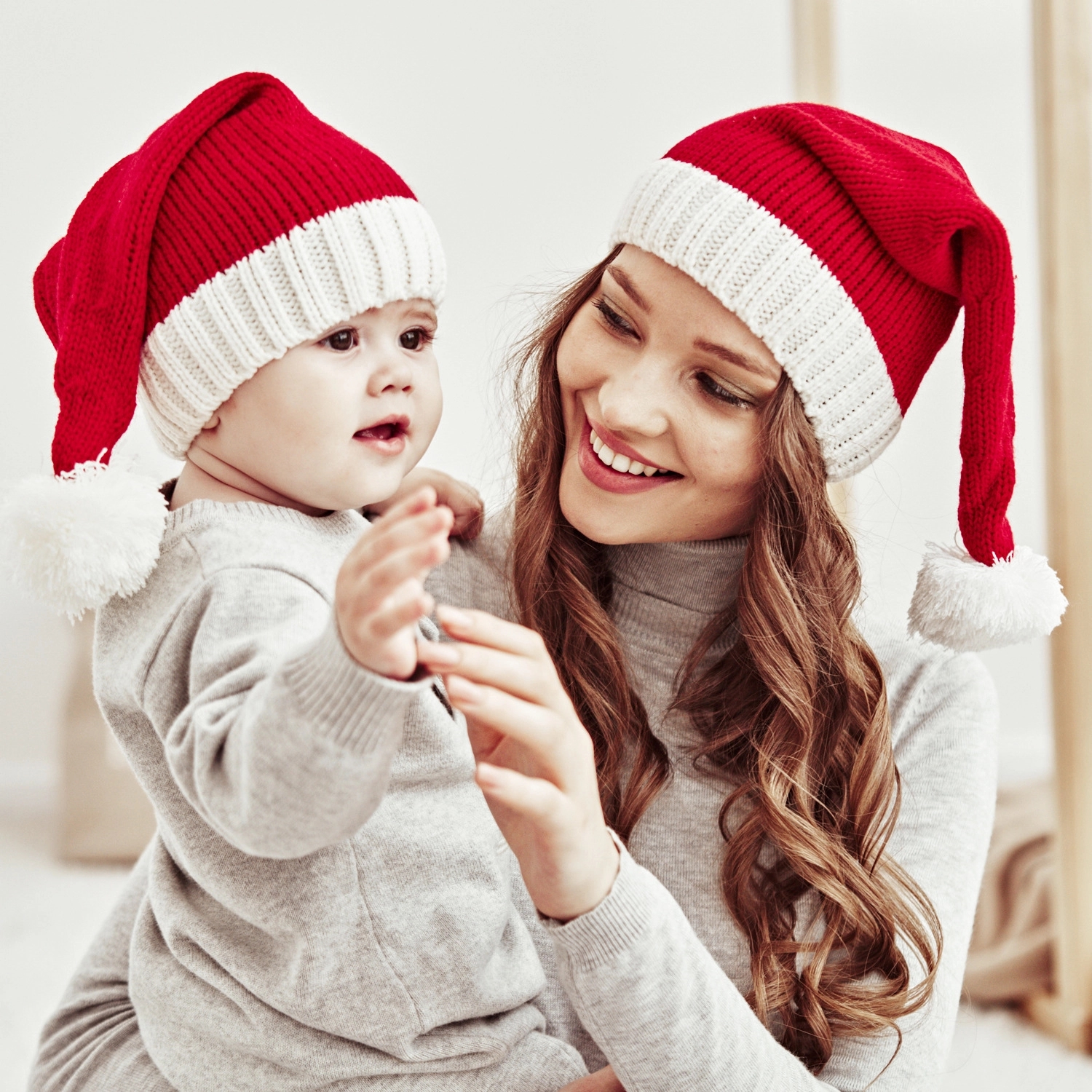 2 Pieces Christmas Beanie Winter Knitted Santa Hat 2