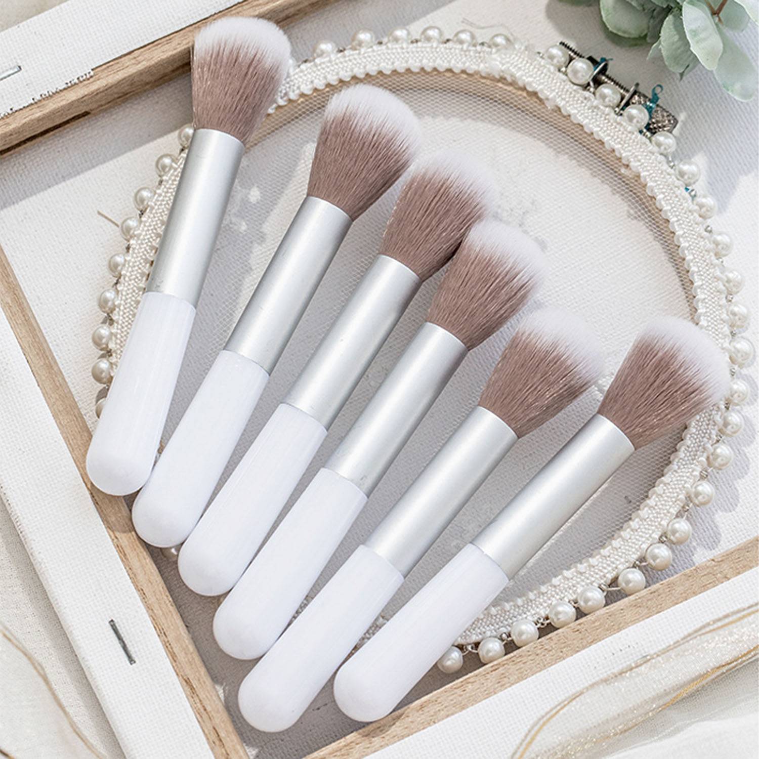Soft Long Handle Highlighter Blush Makeup Brush 3