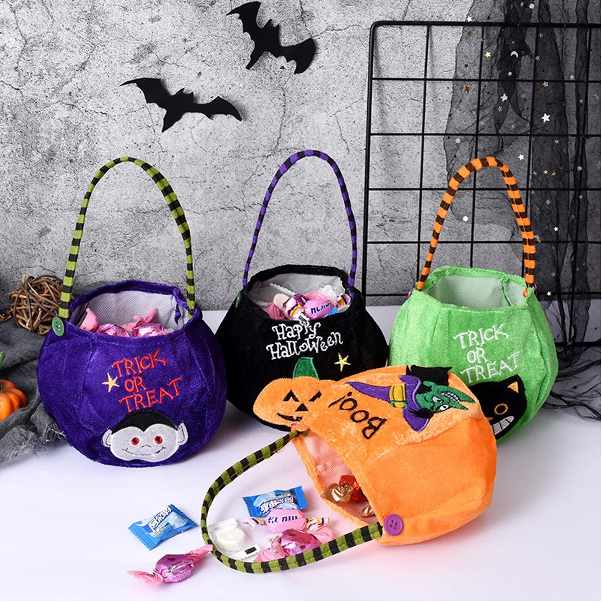 Treating Party Favor Candy Bags for Halloween 4