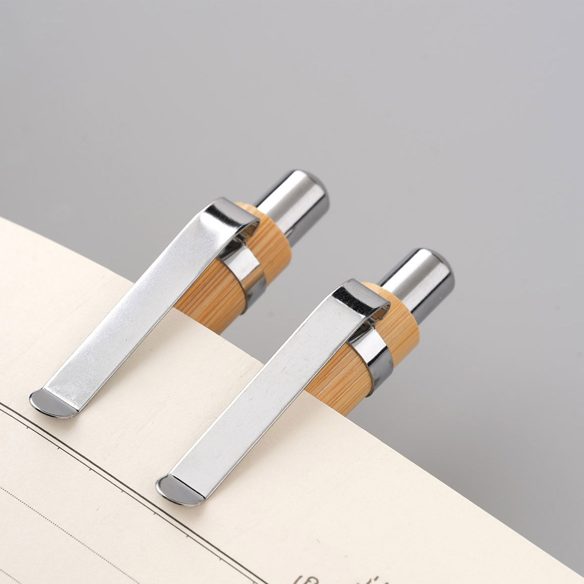 Plastic Wood Grain Click Ballpoint Pen With Clip 2