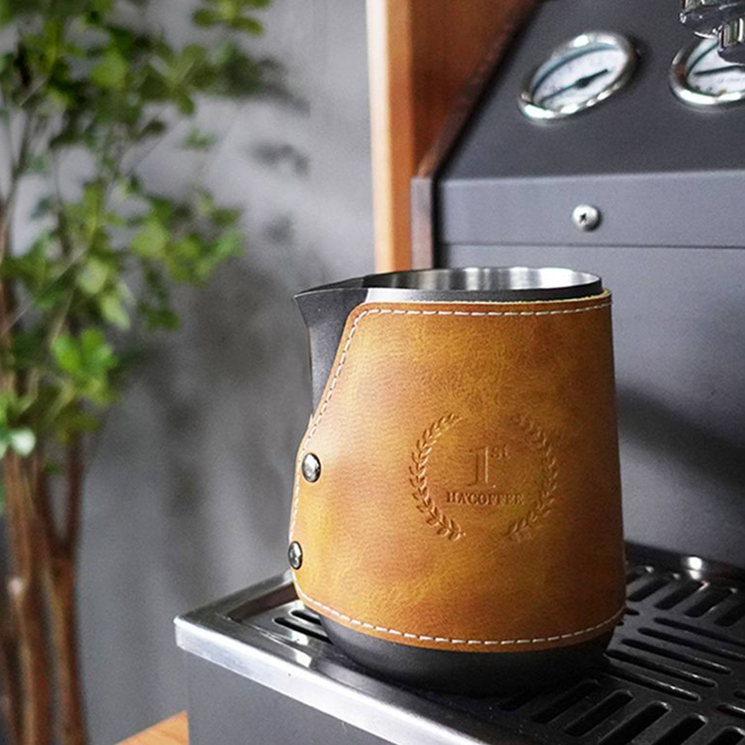 Stainless Steel Milk Frothing Pitcher with Leather Cover 8