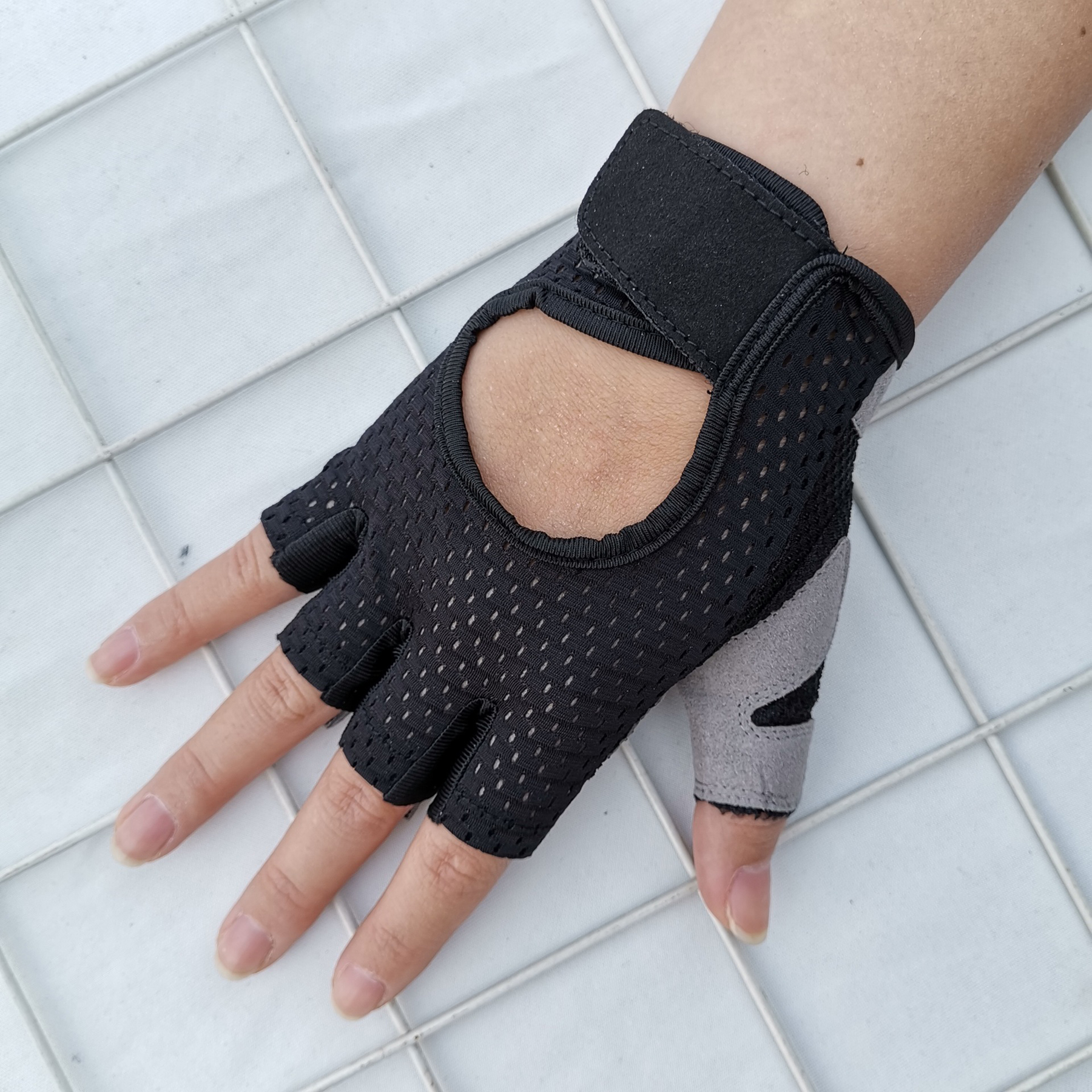 Unisex Sports Half Finger Gloves 3