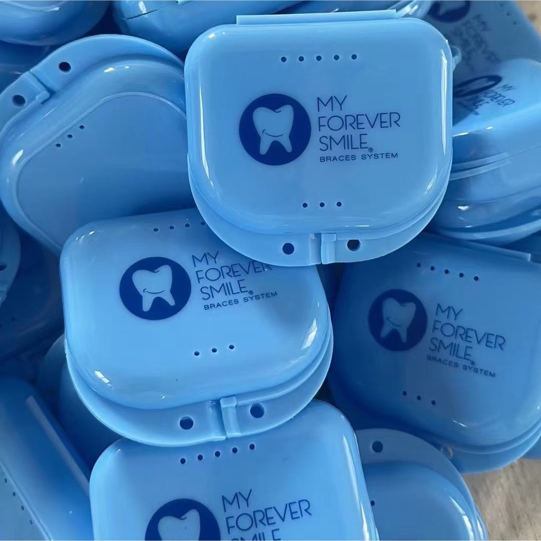 Orthodontic Retainer Case With Vent Holes 2