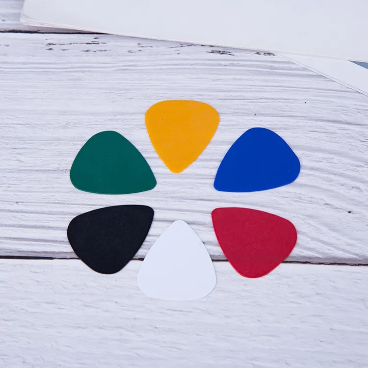 Guitar pick 4