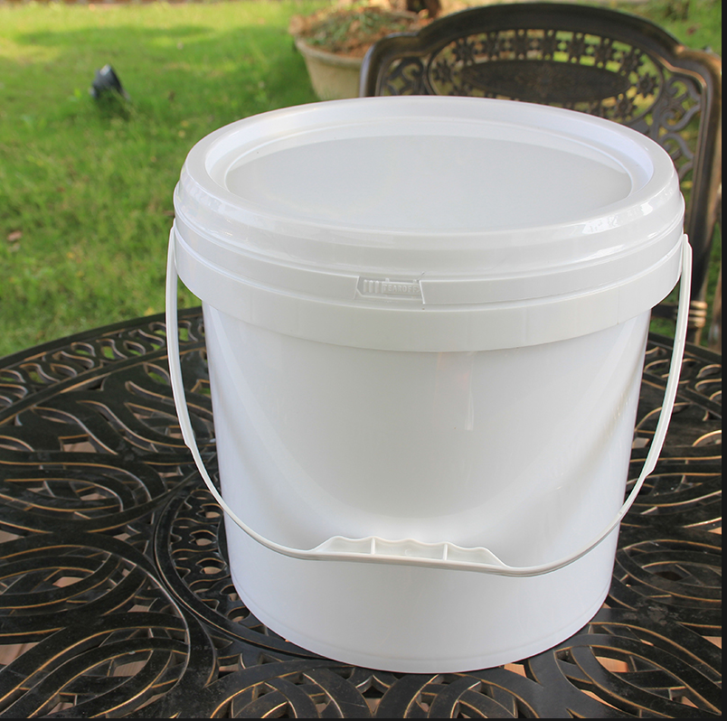 3.5 Gallon Bucket 2
