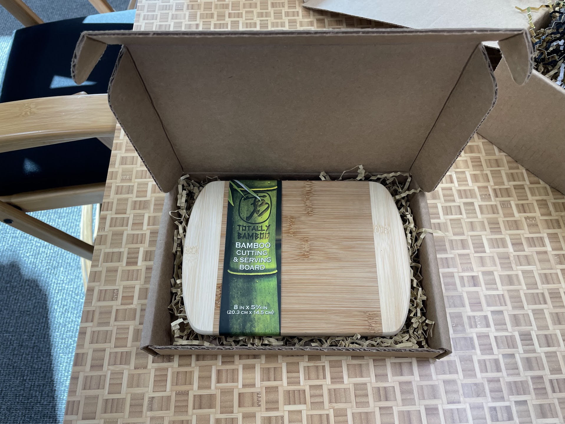 Presentation Box with Crinkle Paper 2