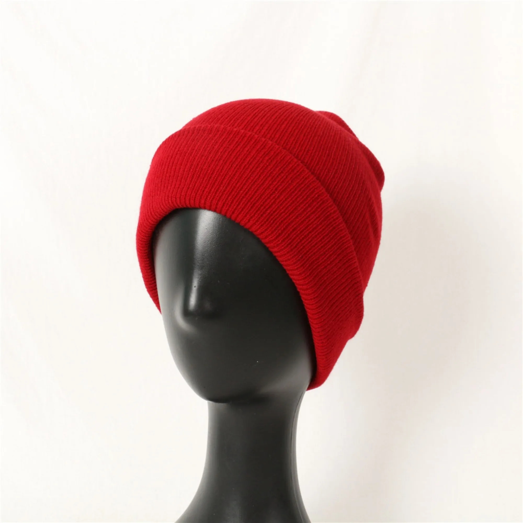 Embroidered solid color light plate knitted hat 6