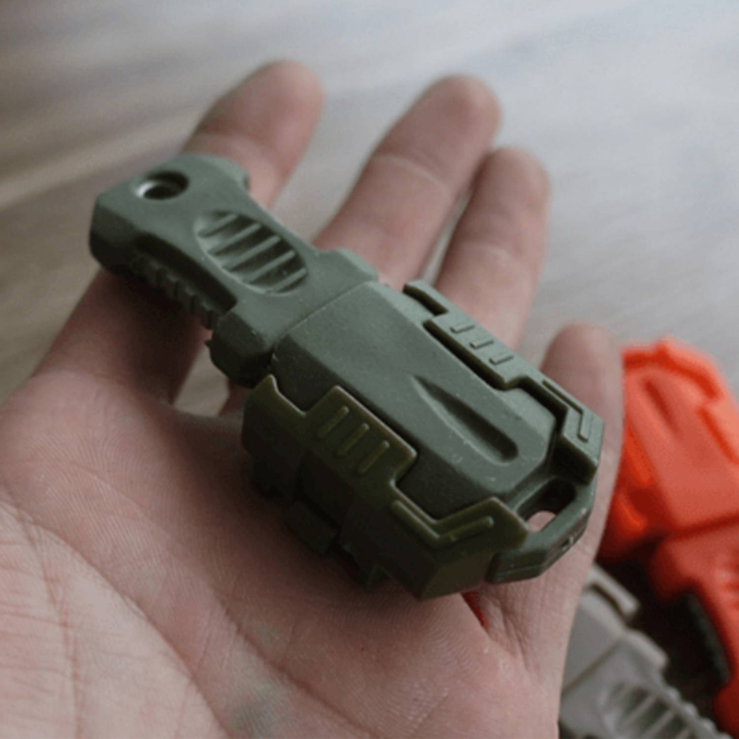 Multi Functional Keychain Mini Self-Defense Knife 7