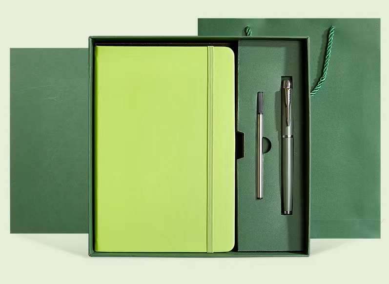 200 Pages PU Leather Personalized A5 Journal Notebook Set with Pen & Gift Box 2
