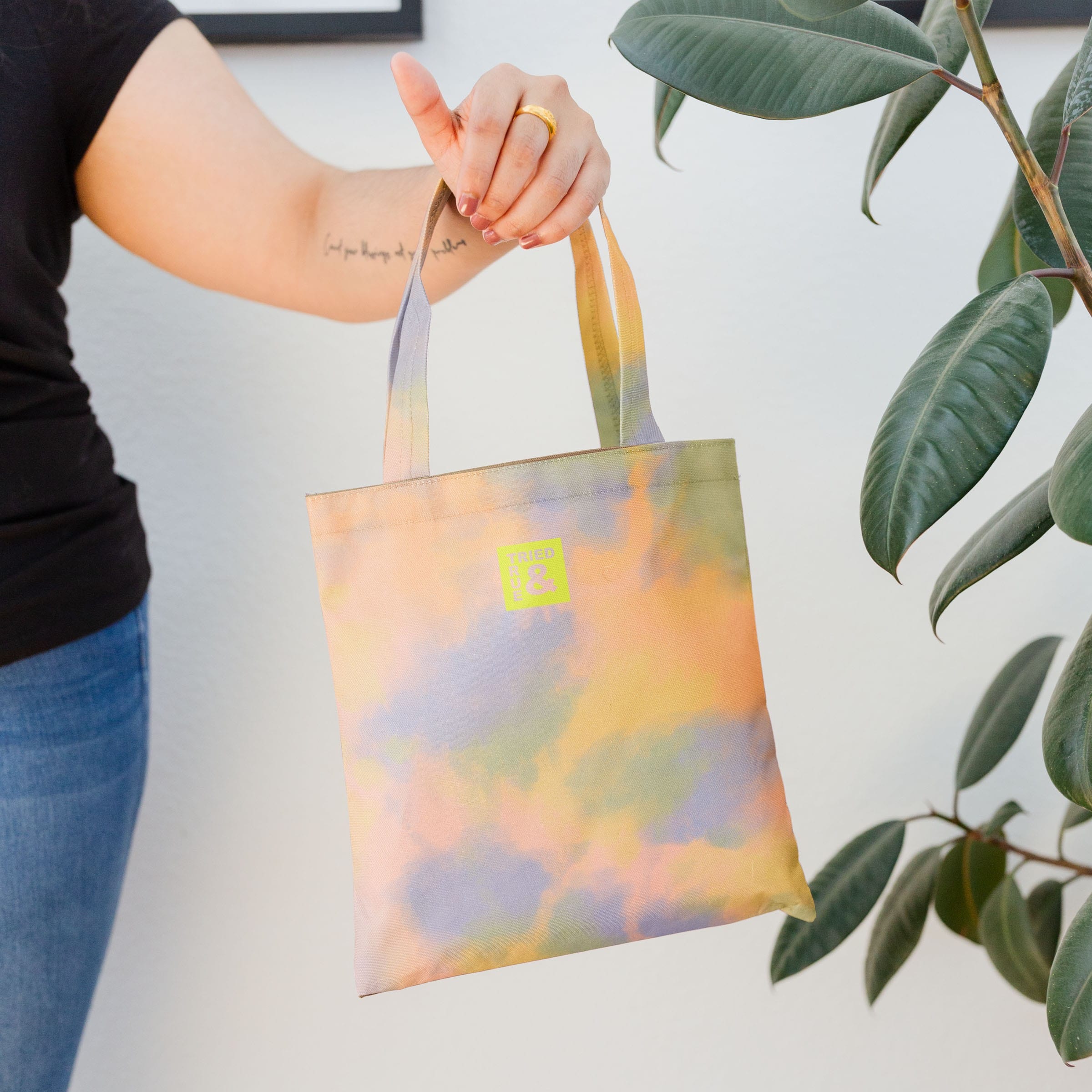 TEENY TINY TOTE - 4CP 1000D RPET