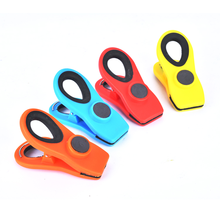 Magnetic Food Clip 5