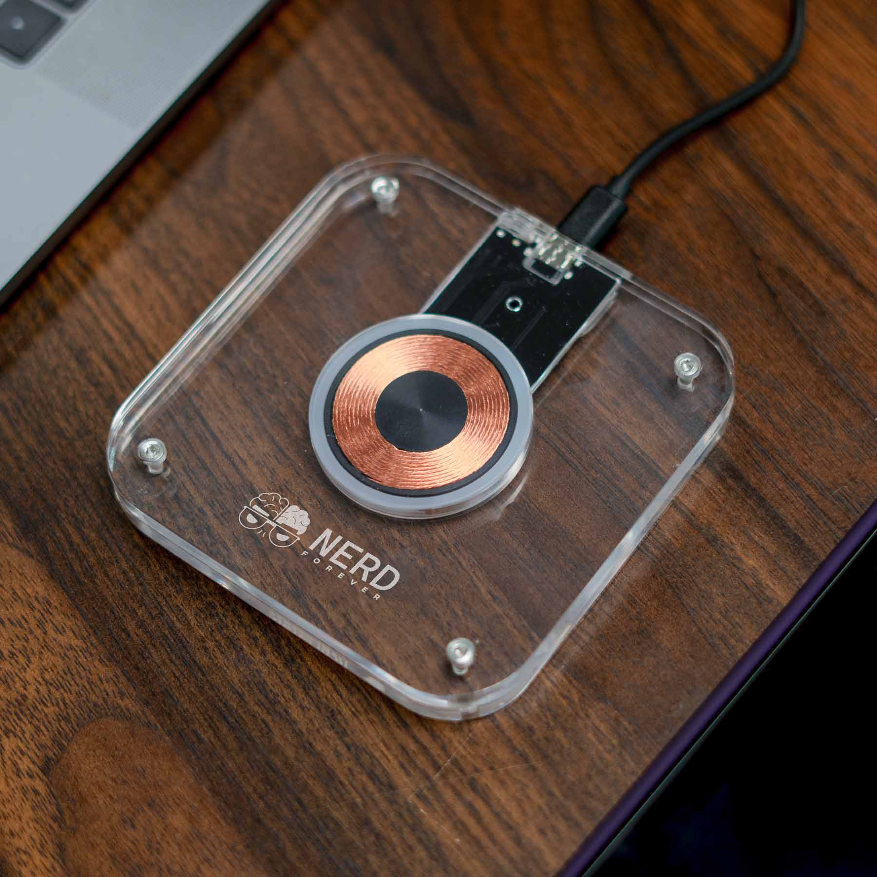 Lofi™ Acrylic Wireless Charger 3