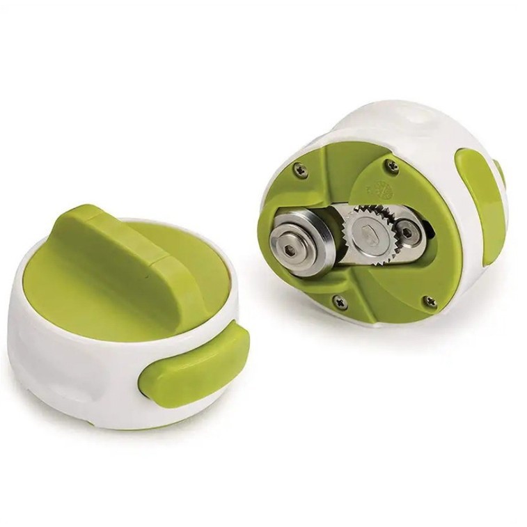 Novelty Manual Can Opener 2