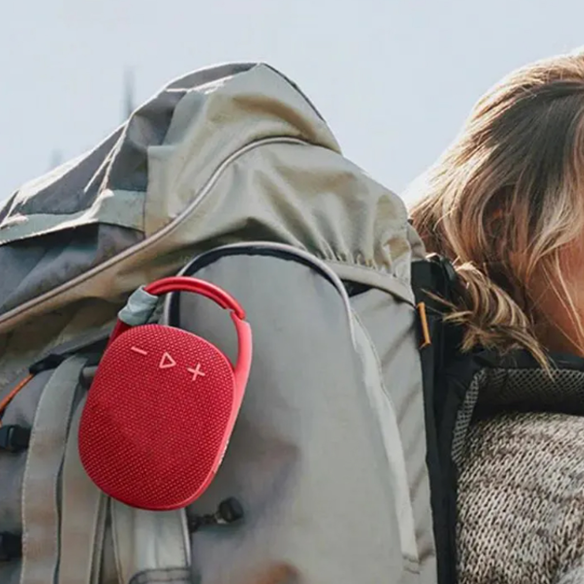 Portable Bluetooth Speaker with Handle Clip Design 7