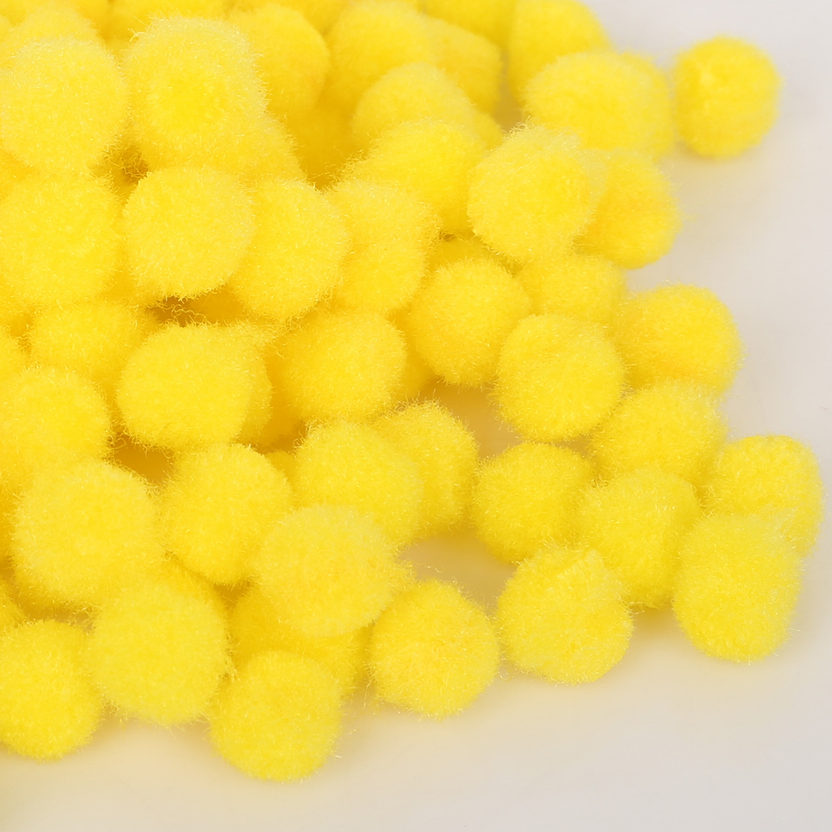 Soft and Fluffy Craft Pom Pom Balls ( 500 pieces ) 32
