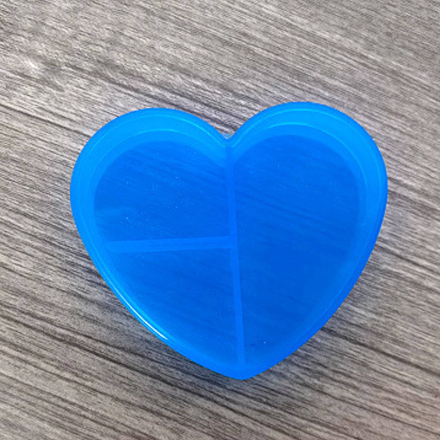Mini Three Grid Heart-Shaped Portable Travel Medicine Box 6