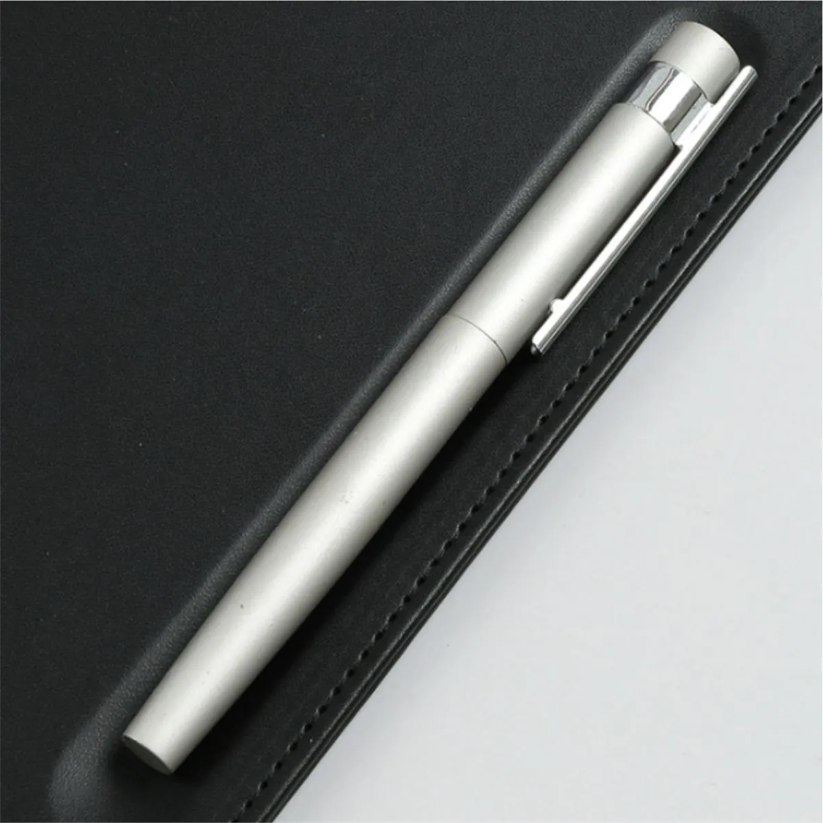 A4 PU Leather Padfolio With Pen Loop And Flap 7