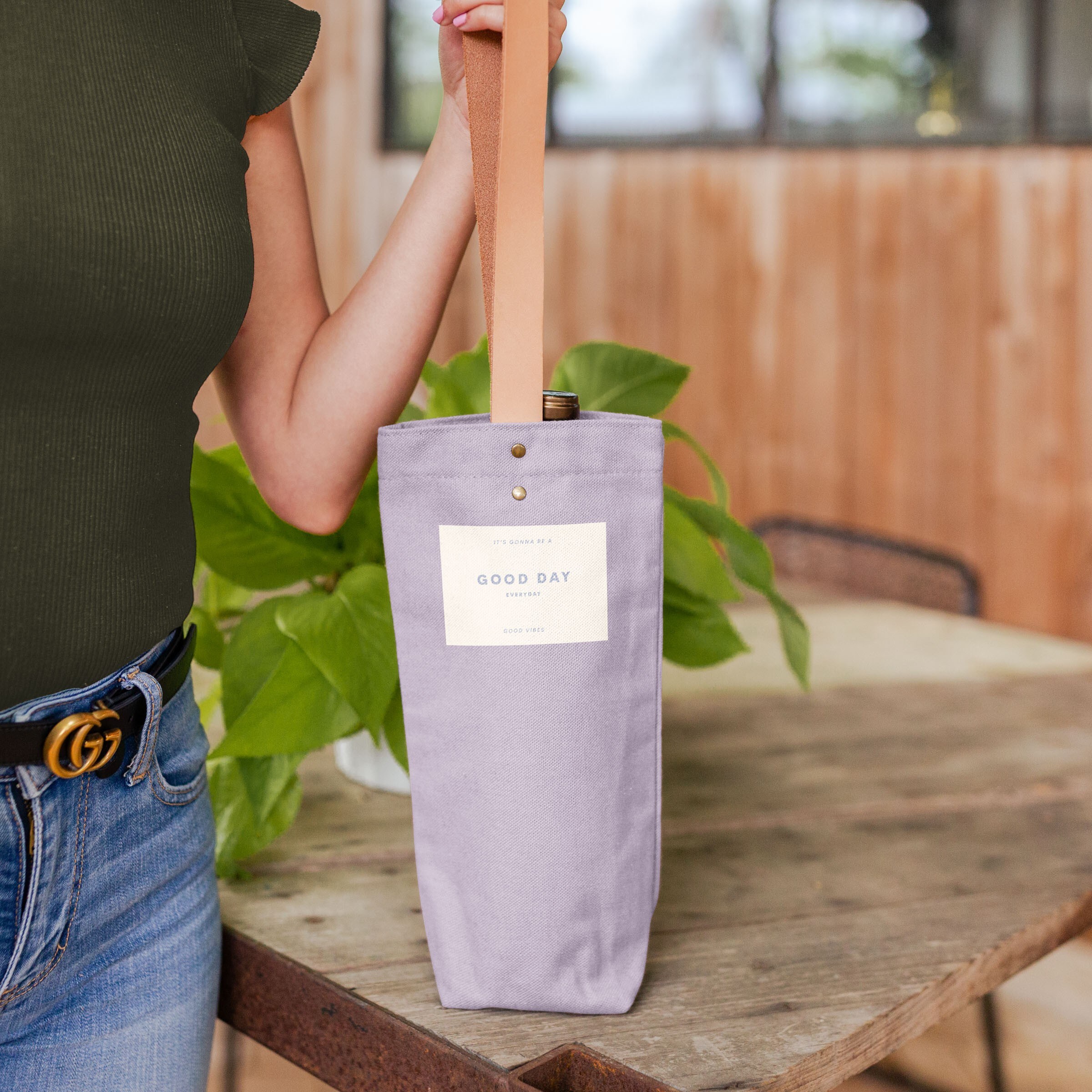 A TOTE CALLED WANDA - COLORED CANVAS WITH LEATHER HANDLES