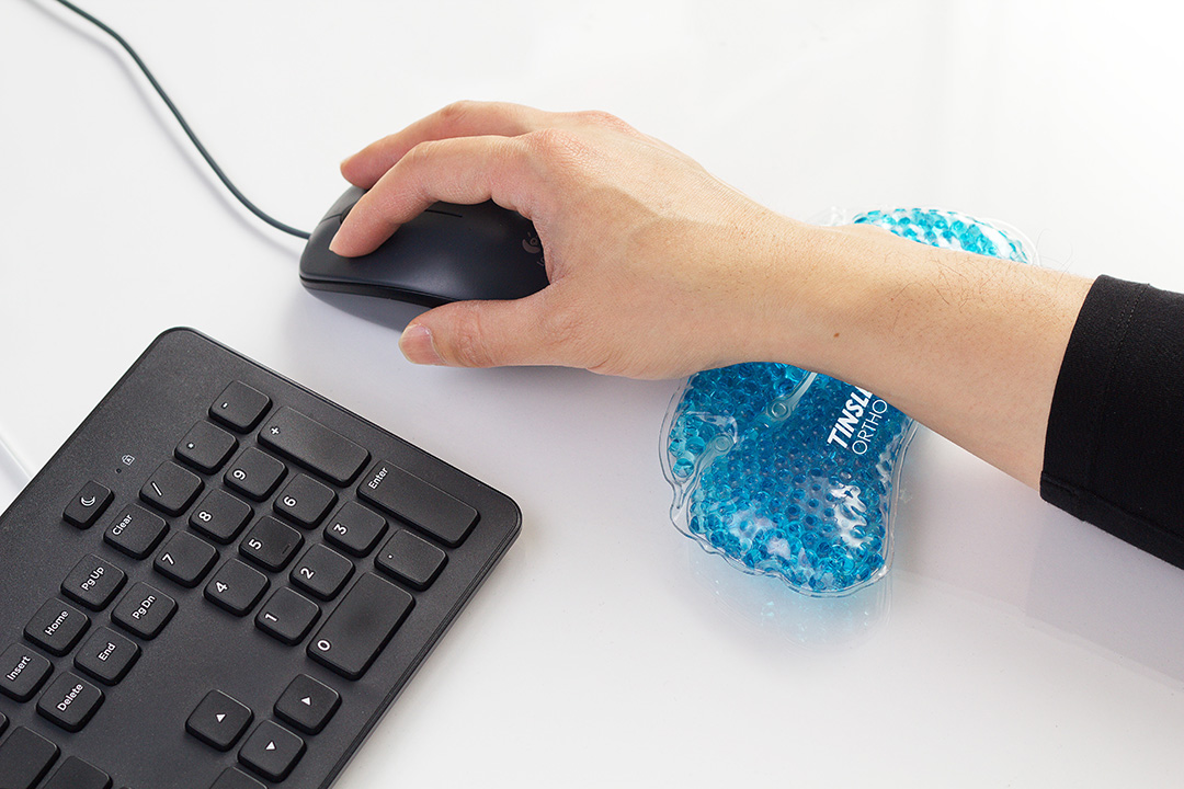 Hot/Cold Wrist Rest 18