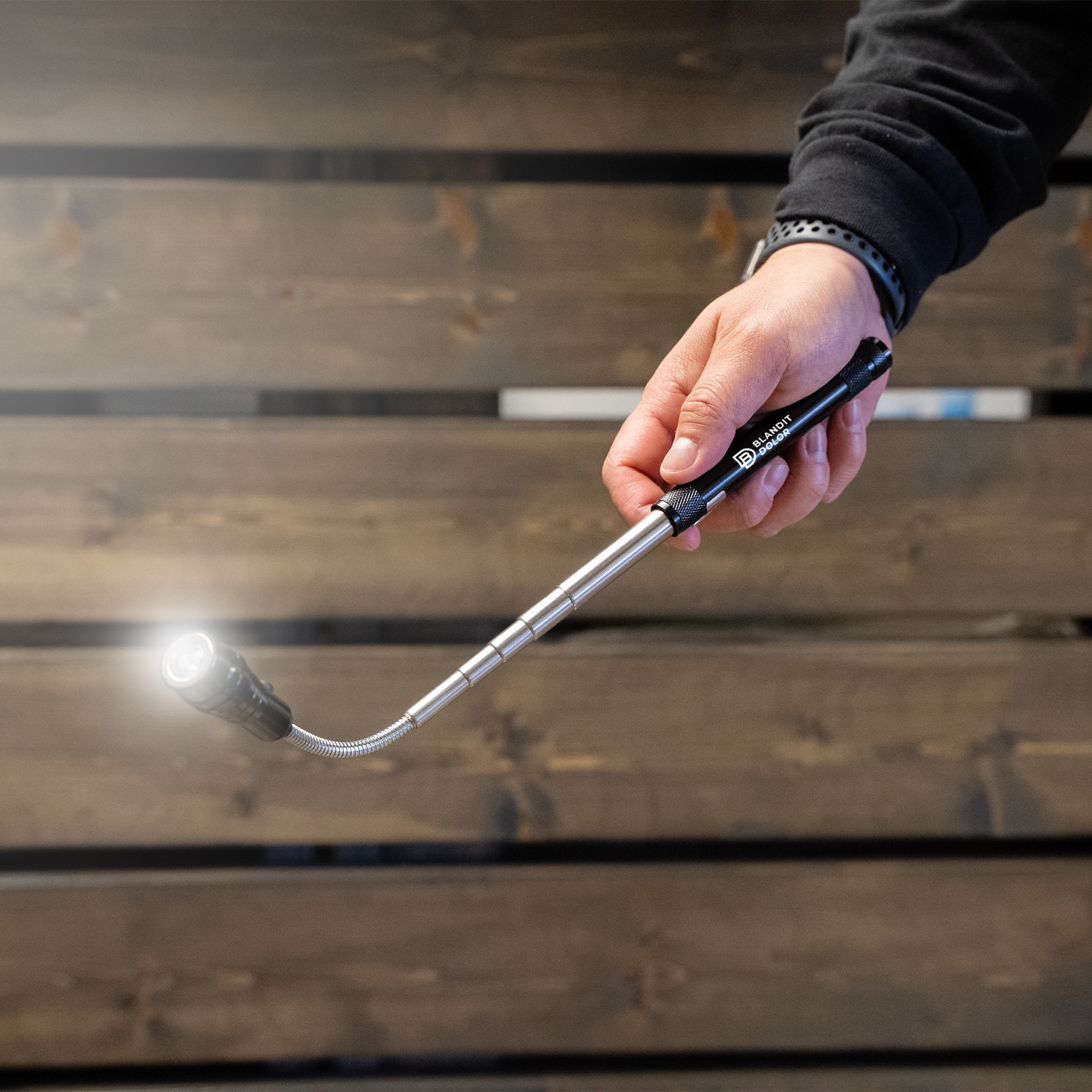 3 LED Telescopic Flashlight 2