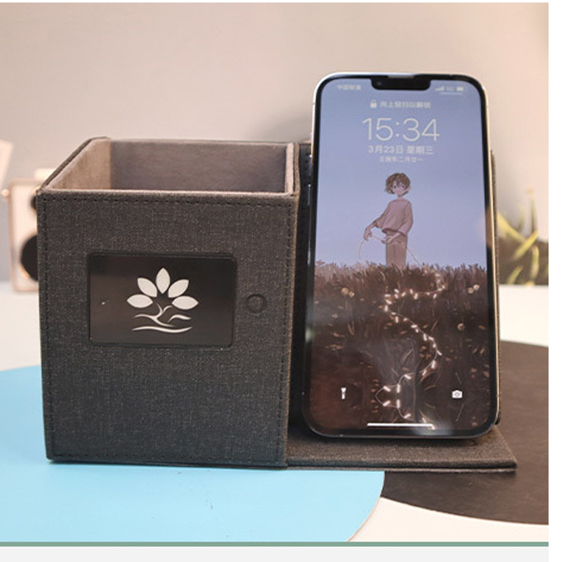 Wireless Charger Pen Holder with LED Light 2