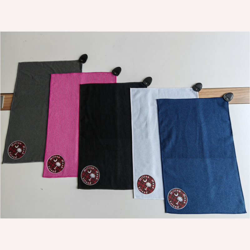 Magnetic Microfiber Golf Towel 3