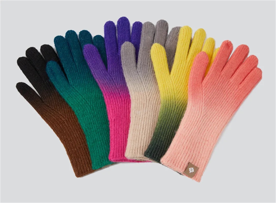 Women's Knitted Gloves 1