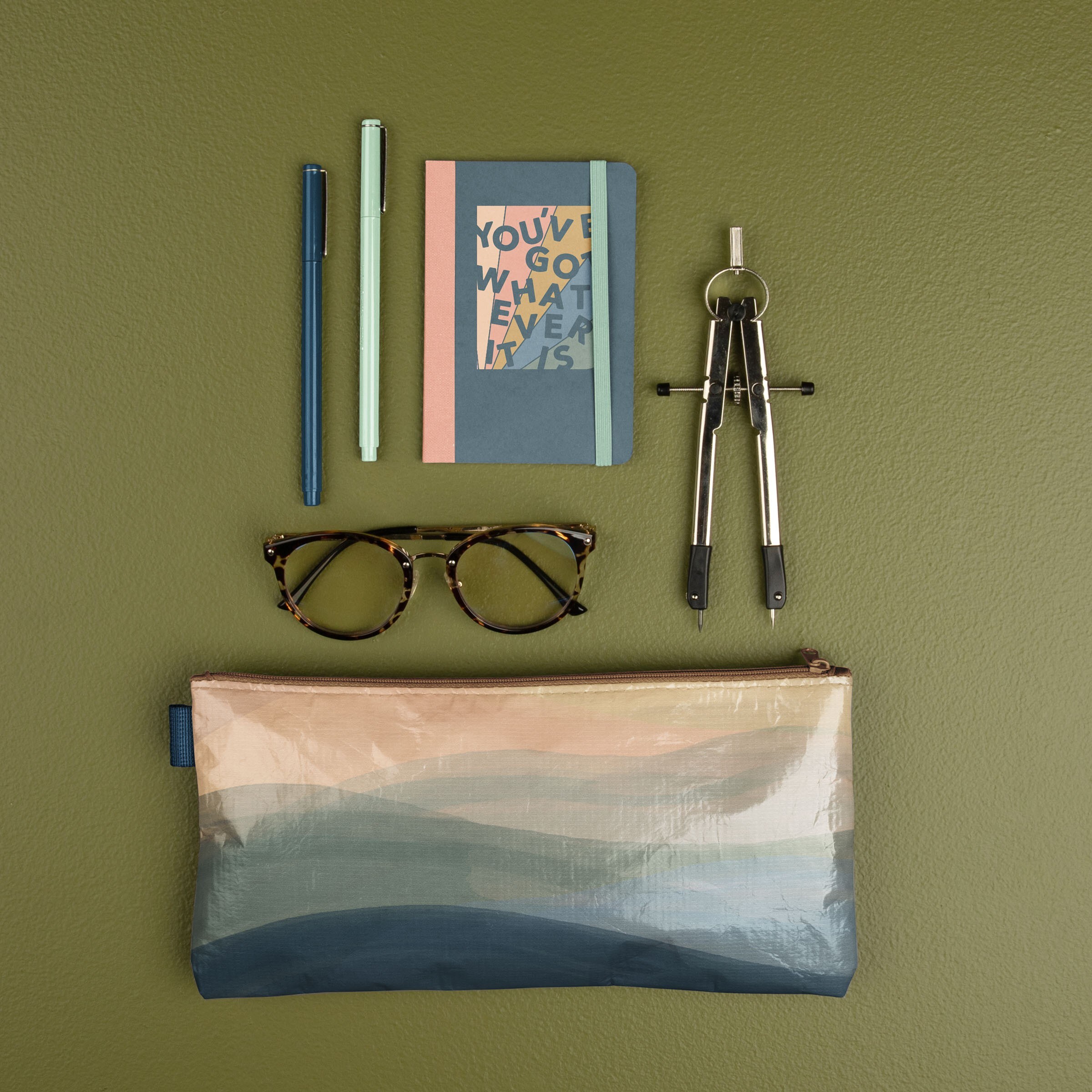 ALL THE THINGS POUCH - LAMINATED NON-WOVEN RPET