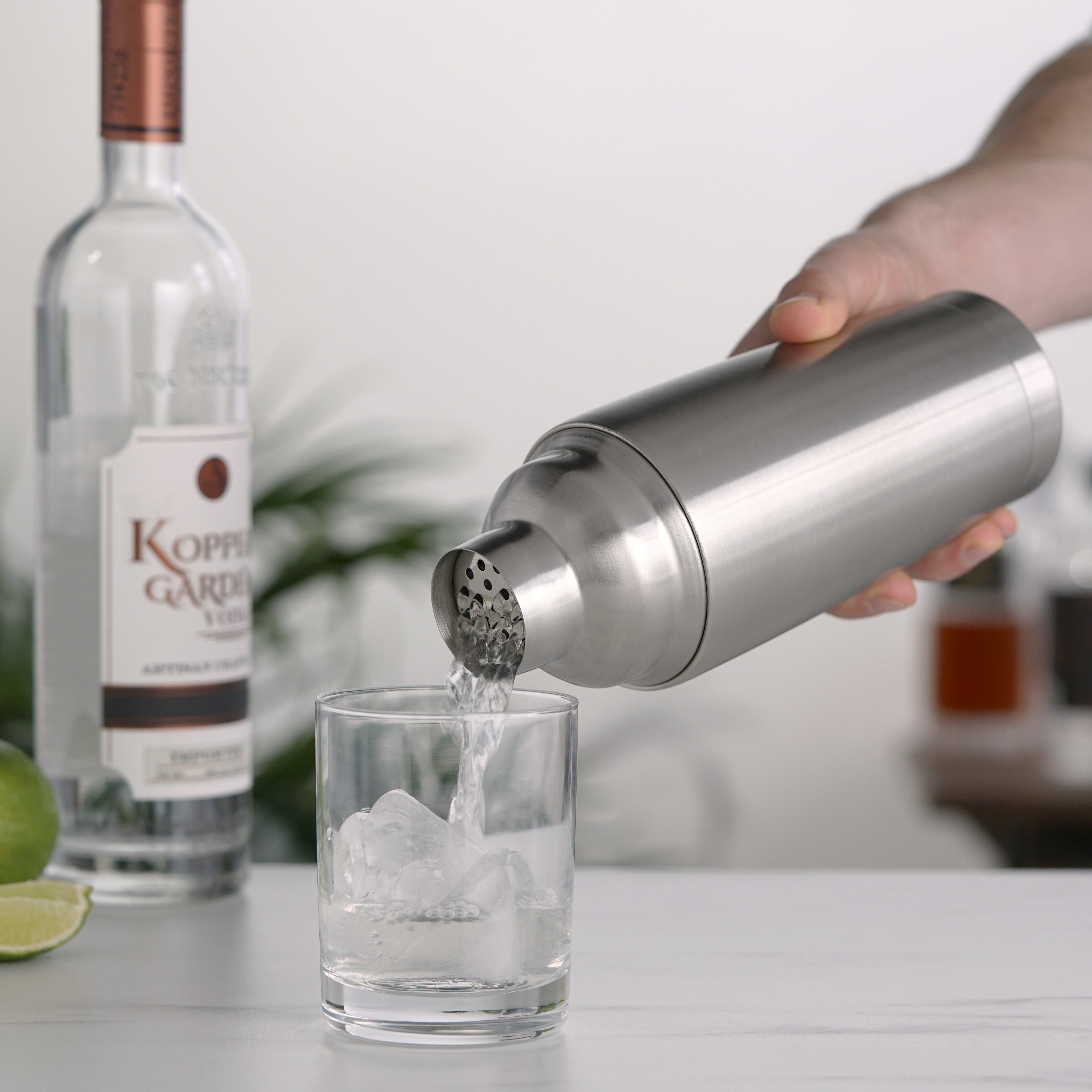 True® Vacuum Insulated Shaker 2