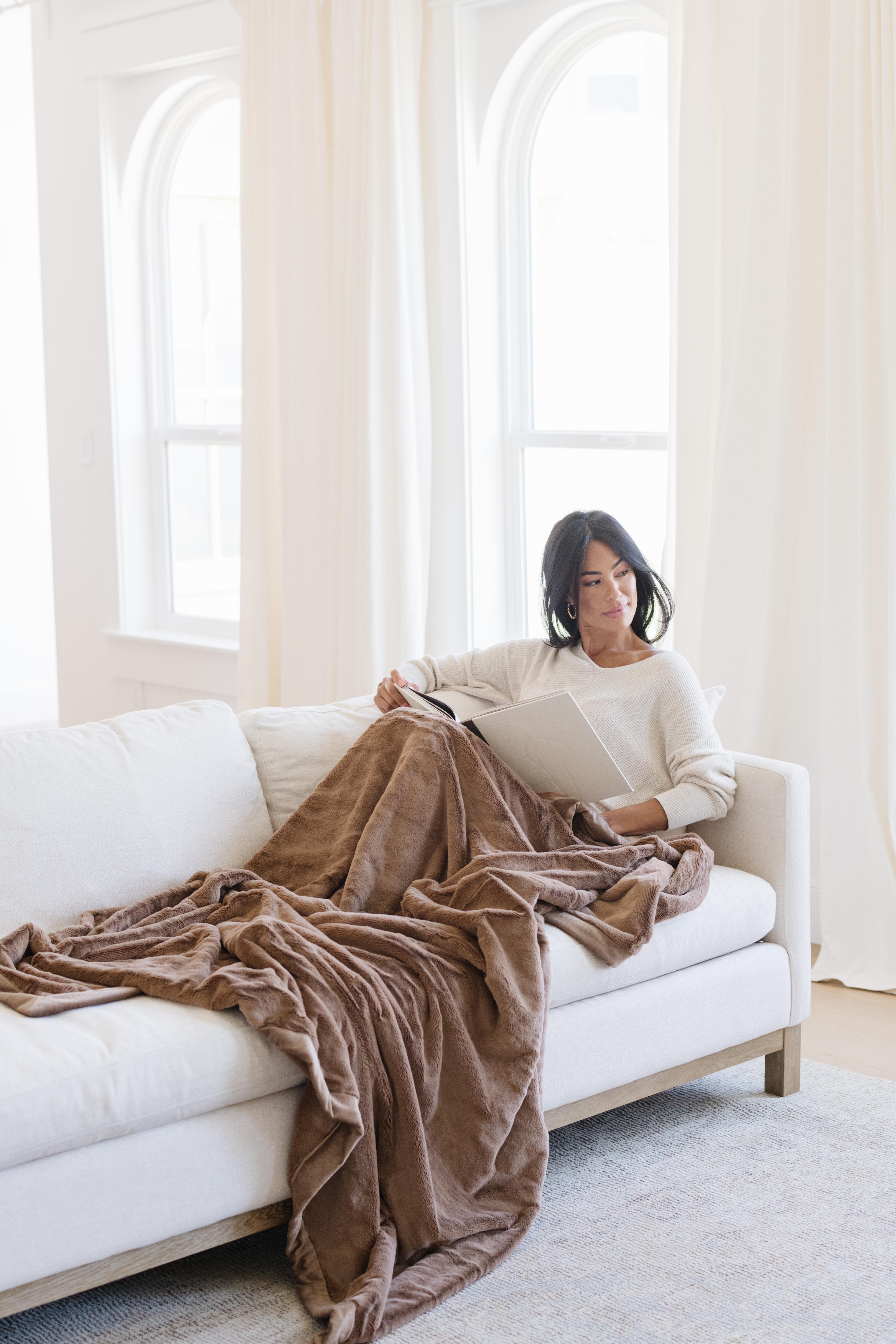 Lush Hazelnut-XL Luxury Blanket (60x80) 5