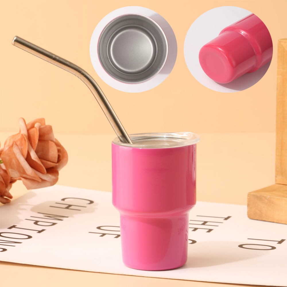 Small Tumblers with Lids and Straws 1