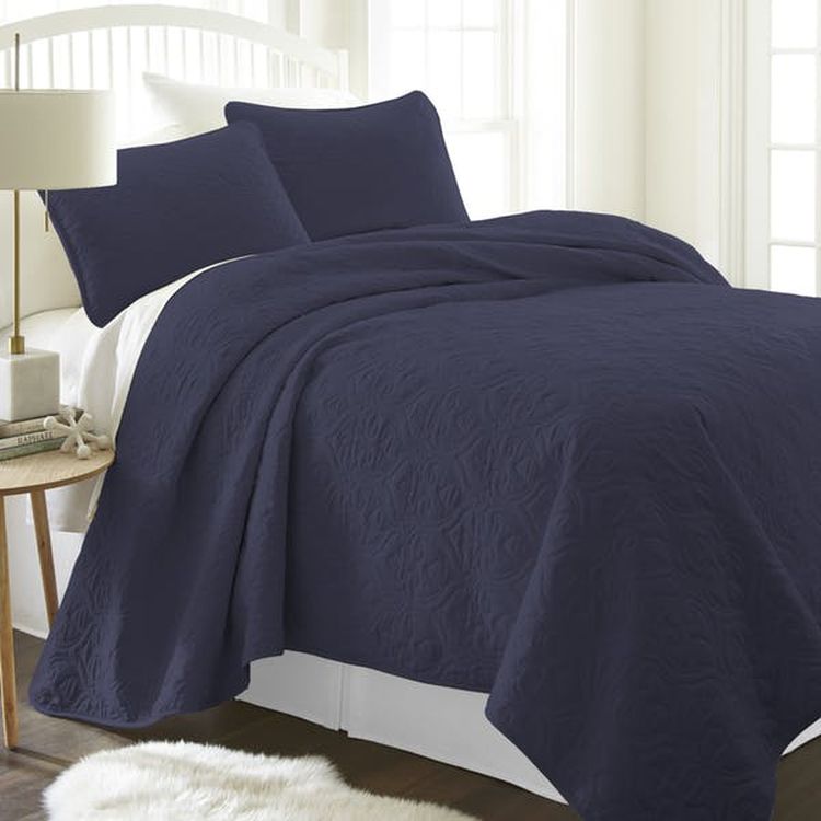 Premium Quilted Coverlet Sets - Navy King Damask Pattern 3 Piece 2