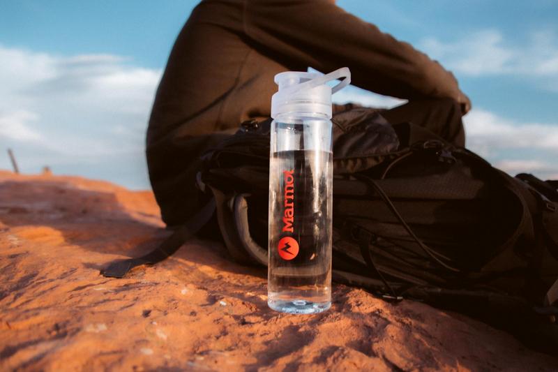 YUMA 25 oz. Clear Freedom Bottle with Guzzler Lid 40