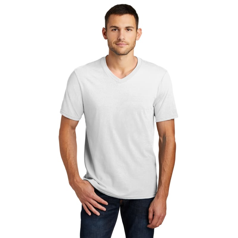 District Very Important Tee V-Neck. 31